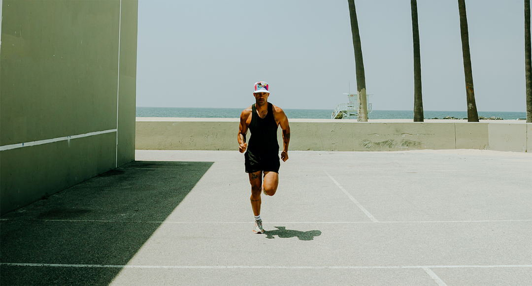 Why Coastal Races Feel Different for Runners (And How the Right Running Hat Makes a Difference on Beach Runs)