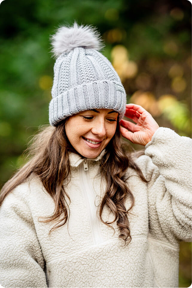 Snowbird Beanie With Pom - White – Alter Ego Running